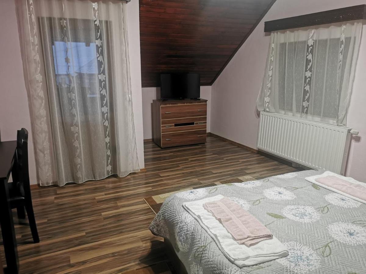 Casa Suzy & Roxy Lägenhet Arpasu de Jos Exteriör bild