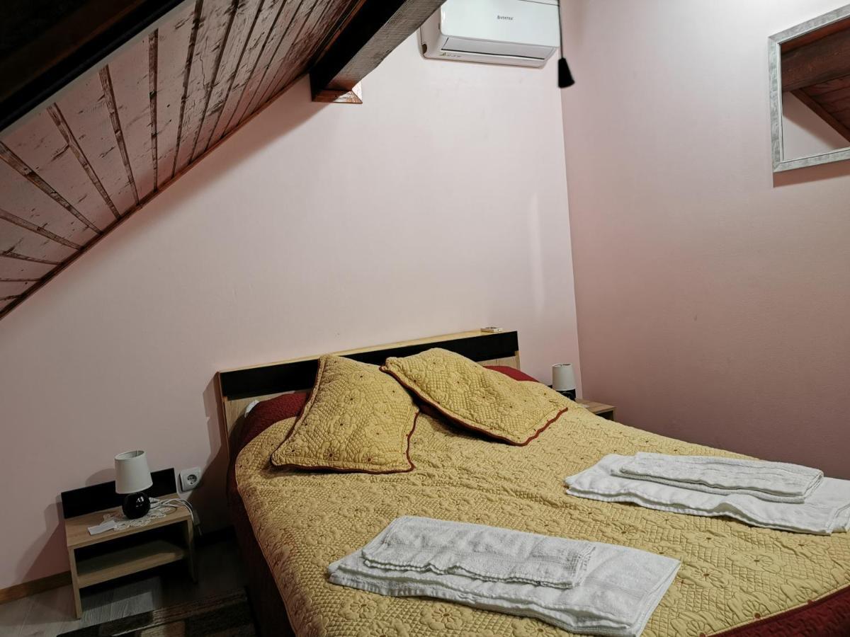 Casa Suzy & Roxy Lägenhet Arpasu de Jos Exteriör bild