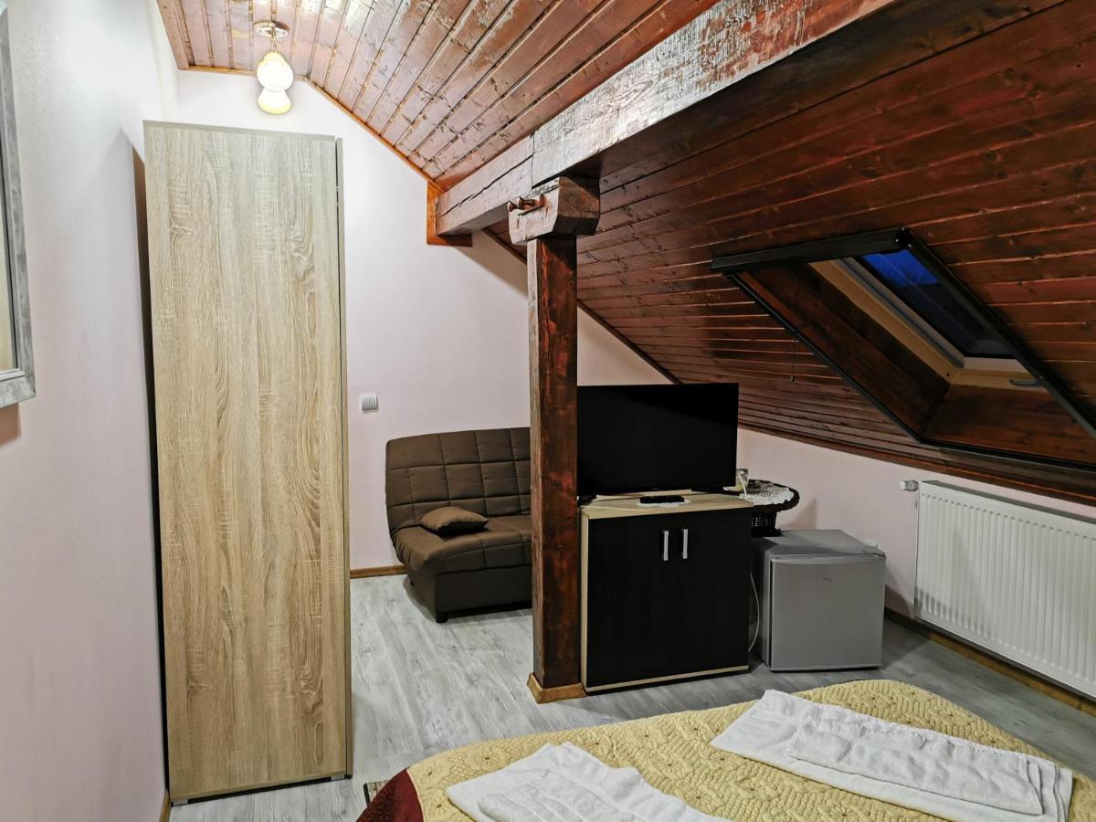 Casa Suzy & Roxy Lägenhet Arpasu de Jos Exteriör bild